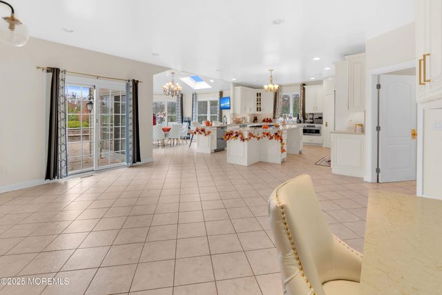 7 Equinox Lane, Freehold, NJ 07728