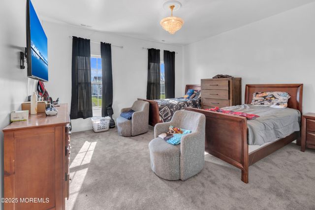 7 Equinox Lane, Freehold, NJ 07728