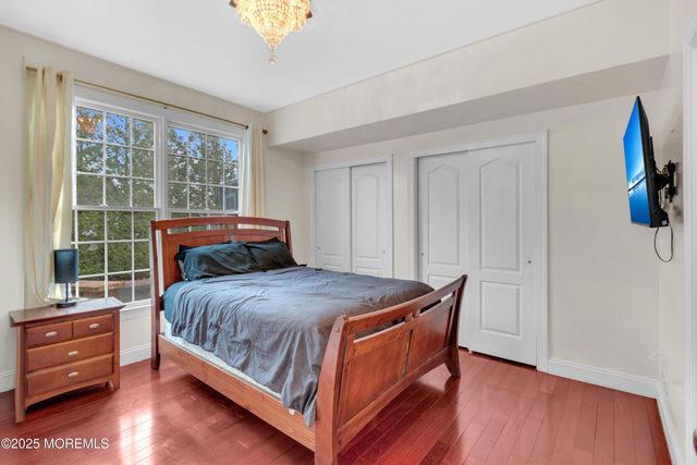 7 Equinox Lane, Freehold, NJ 07728