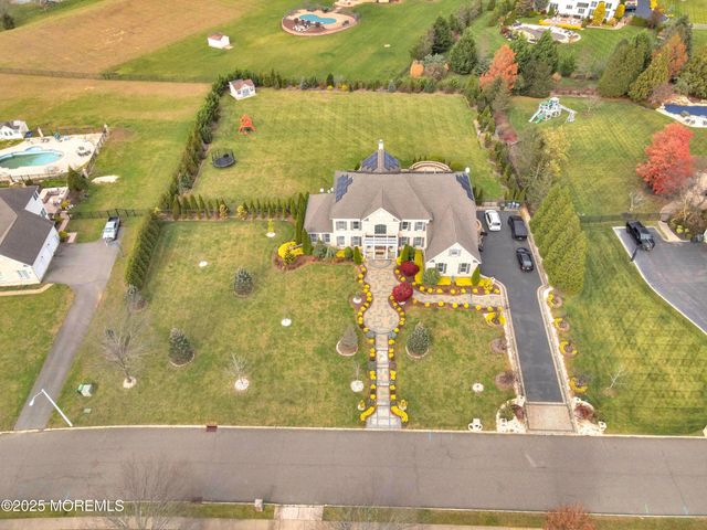 7 Equinox Lane, Freehold, NJ 07728