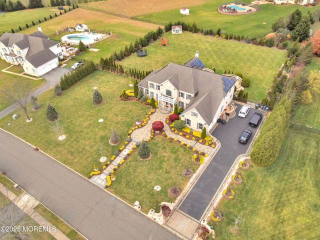 7 Equinox Lane, Freehold, NJ 07728