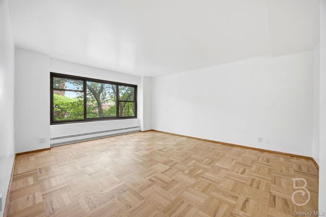 33-52 Crescent Street 4C, Astoria, NY 11106