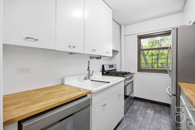 33-52 Crescent Street 4C, Astoria, NY 11106