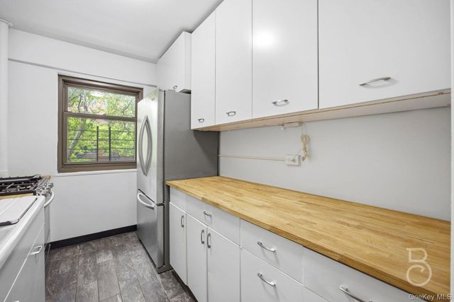 33-52 Crescent Street 4C, Astoria, NY 11106