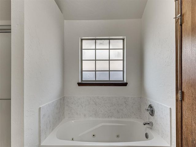 625 Allison Lane, Moore, OK 73160