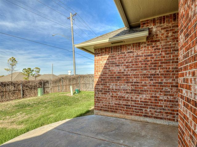 625 Allison Lane, Moore, OK 73160