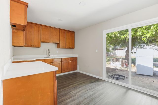378 S Coolidge Ave, Stockton, CA 95215