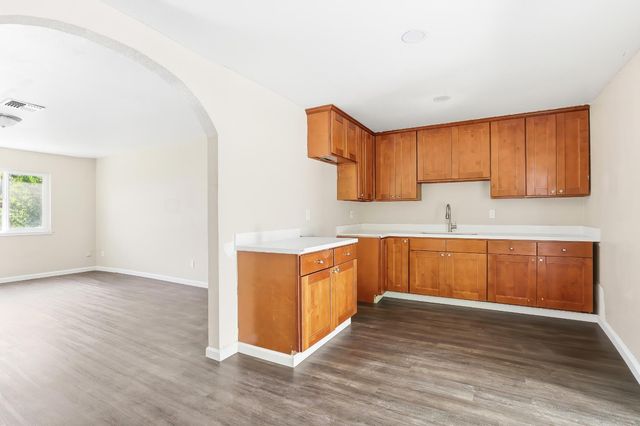 378 S Coolidge Ave, Stockton, CA 95215