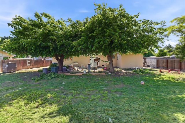 378 S Coolidge Ave, Stockton, CA 95215
