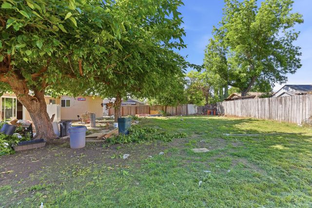 378 S Coolidge Ave, Stockton, CA 95215