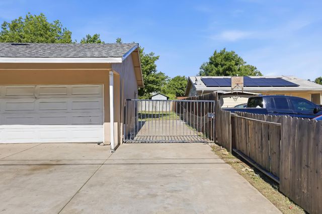 378 S Coolidge Ave, Stockton, CA 95215