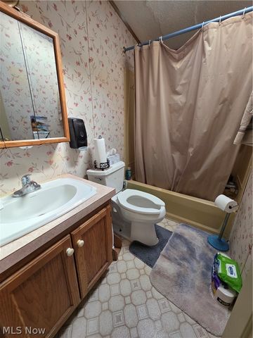 3700 Liberty Avenue, Hubbard, OH 44425