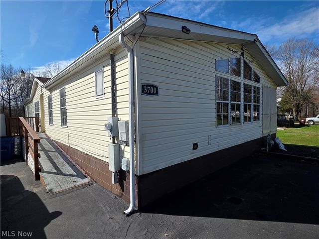 3700 Liberty Avenue, Hubbard, OH 44425