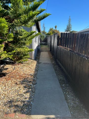 1317 Freeman St, Marysville, CA 95901