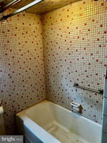 215 DEPTFORD RD, Glassboro, NJ 08028