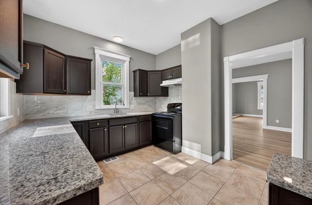 1510 N Grant Avenue, Springfield, MO 65803