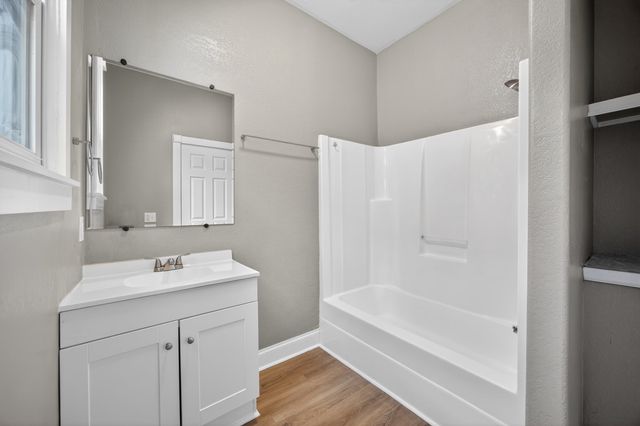 1510 N Grant Avenue, Springfield, MO 65803
