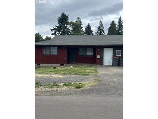 230 S HEMLOCK St, Yamhill, OR 97148