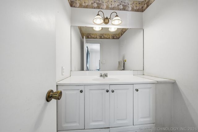 8935 E 49th Street, Tulsa, OK 74145