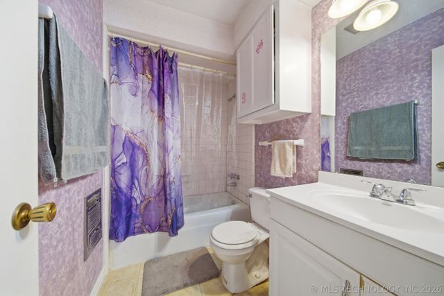 8935 E 49th Street, Tulsa, OK 74145