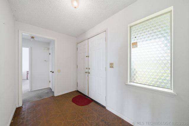 8935 E 49th Street, Tulsa, OK 74145