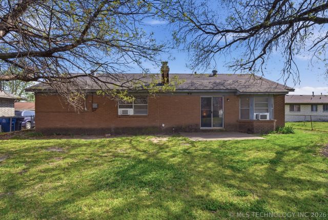 8935 E 49th Street, Tulsa, OK 74145