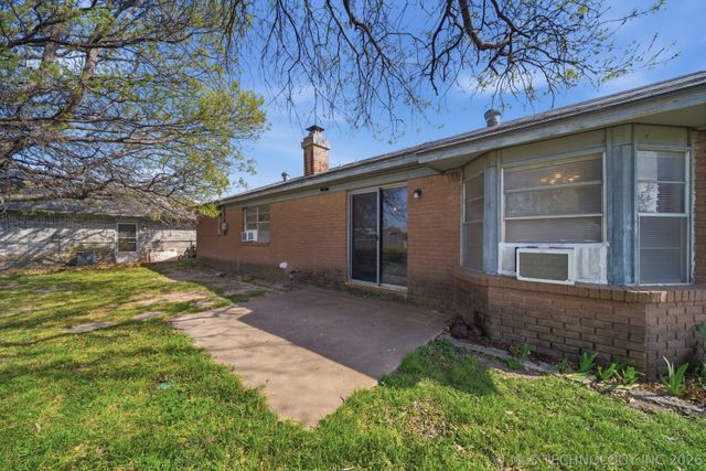 8935 E 49th Street, Tulsa, OK 74145