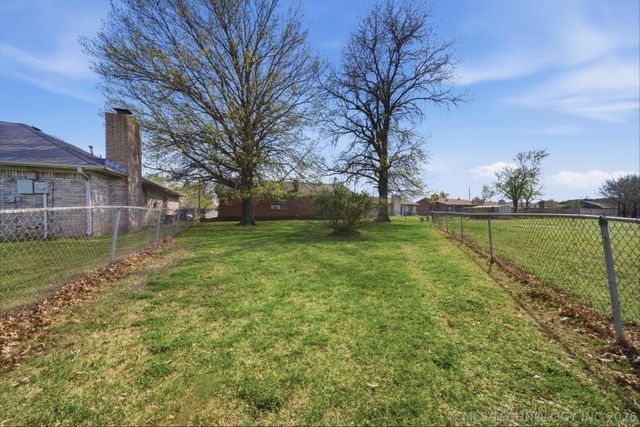 8935 E 49th Street, Tulsa, OK 74145