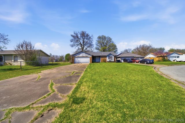 8935 E 49th Street, Tulsa, OK 74145