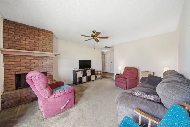 8935 E 49th Street, Tulsa, OK 74145