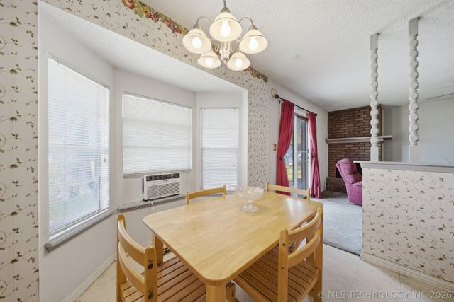 8935 E 49th Street, Tulsa, OK 74145