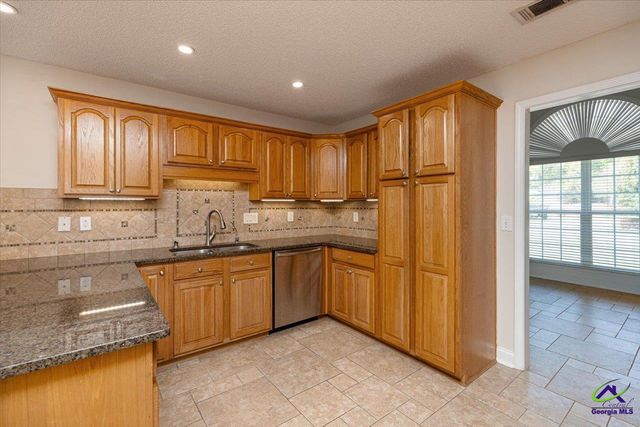 313 Old Farm Road, Perry, GA 31069