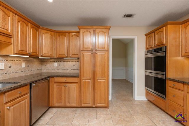 313 Old Farm Road, Perry, GA 31069