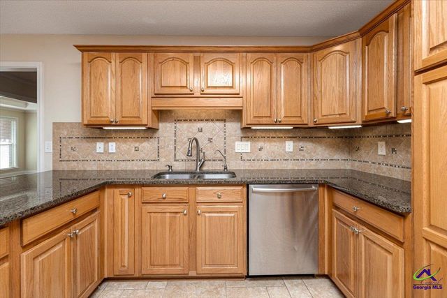 313 Old Farm Road, Perry, GA 31069