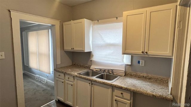 14208 Winthrop Street, Detroit, MI 48227