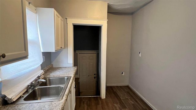 14208 Winthrop Street, Detroit, MI 48227