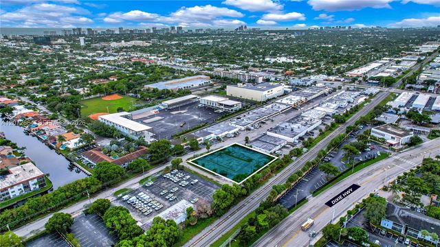 5299 NE 12th Avenue, Oakland Park, FL 33334