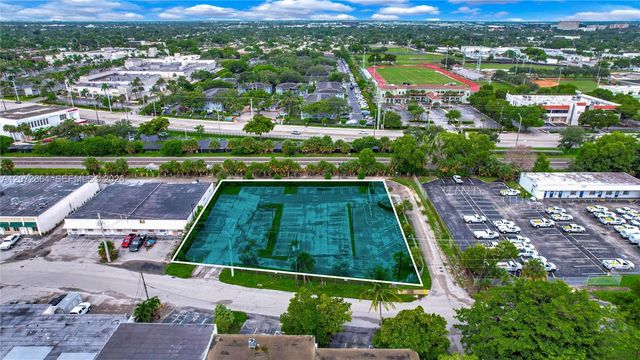 5299 NE 12th Avenue, Oakland Park, FL 33334