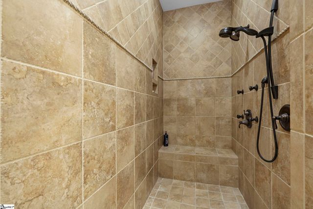 6 Saranac Lane, Simpsonville, SC 29681