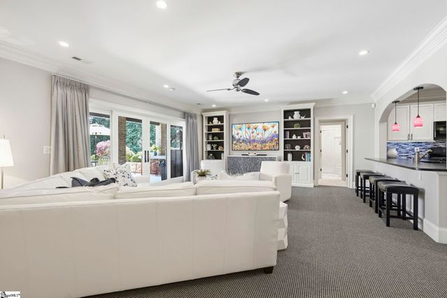 6 Saranac Lane, Simpsonville, SC 29681