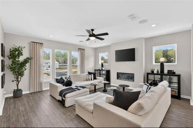 2730 Dreycott Ln, Lawrenceville, GA 30043