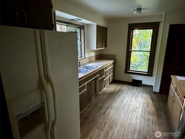 201 E Moore Avenue, Shelton, WA 98584