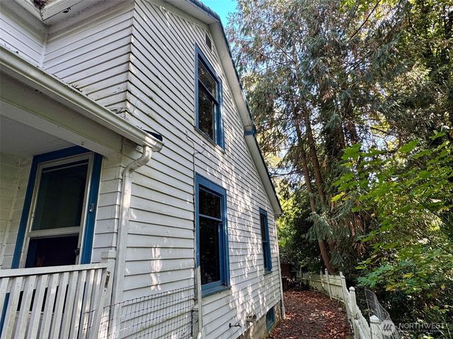 201 E Moore Avenue, Shelton, WA 98584