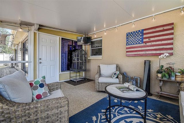 5931 33 AVENUE N, St Petersburg, FL 33710