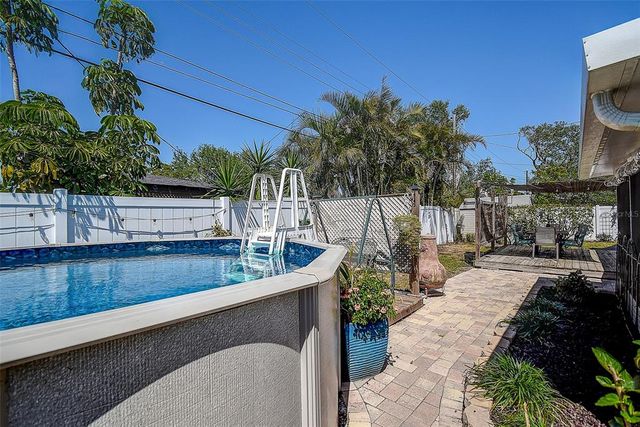 5931 33 AVENUE N, St Petersburg, FL 33710