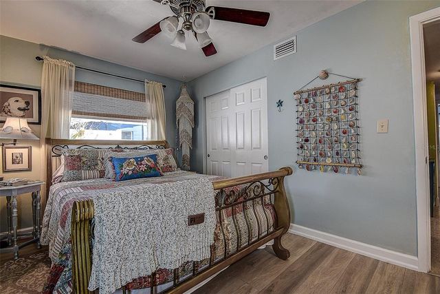 5931 33 AVENUE N, St Petersburg, FL 33710