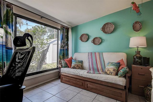 5931 33 AVENUE N, St Petersburg, FL 33710