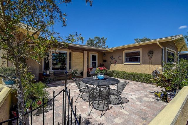 5931 33 AVENUE N, St Petersburg, FL 33710