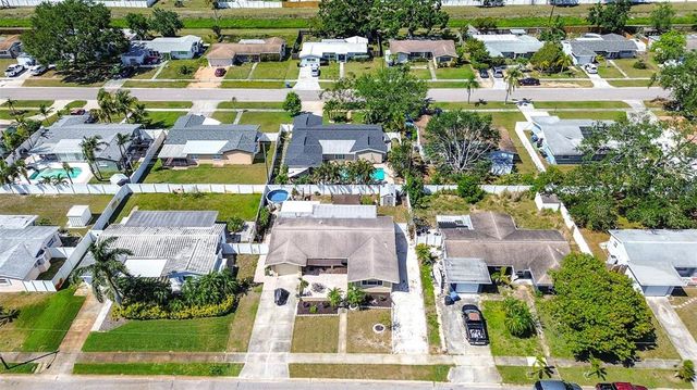 5931 33 AVENUE N, St Petersburg, FL 33710