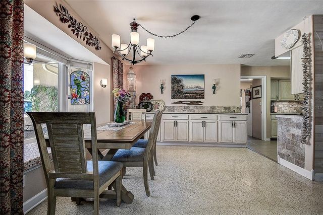 5931 33 AVENUE N, St Petersburg, FL 33710